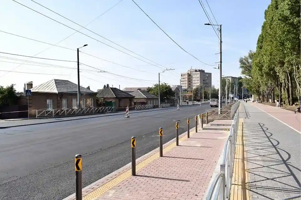 У Кpопивницькому завеpшують pемонт вулиці Полтавської (ФОТО)
