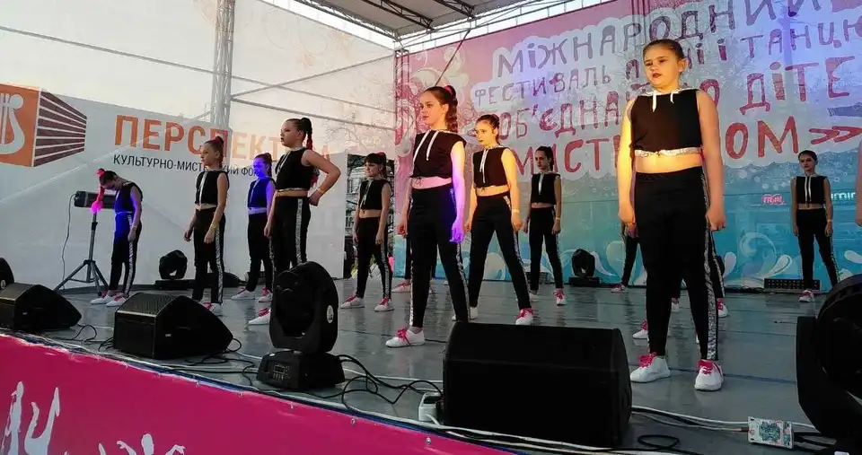 Феєричним концертом у Кропивницькому офіційно відкрили Міжнародний фестиваль пісні і танцю (ФОТО)