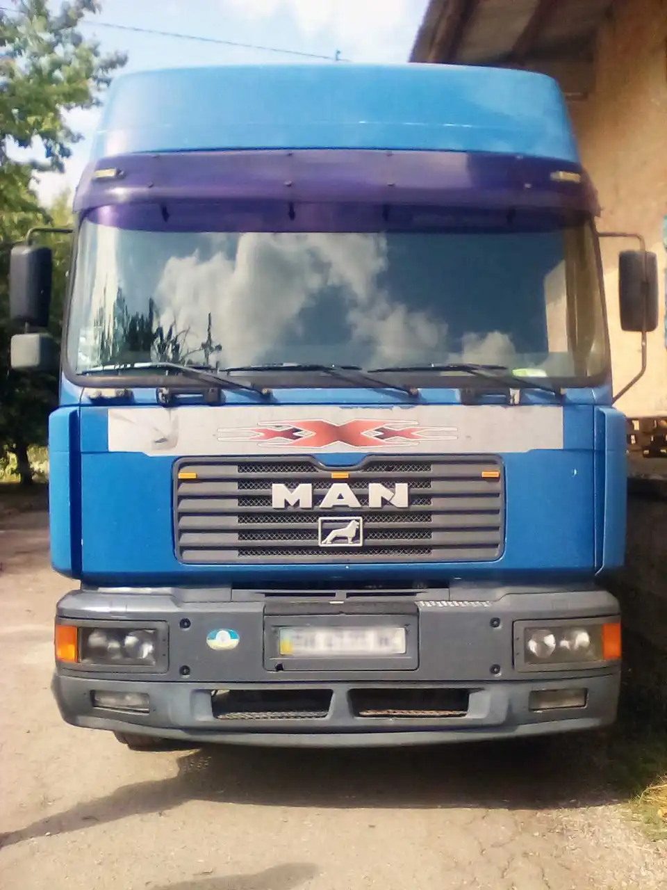 У Кропивницькому силоміць заарештували фуру (ФОТО)