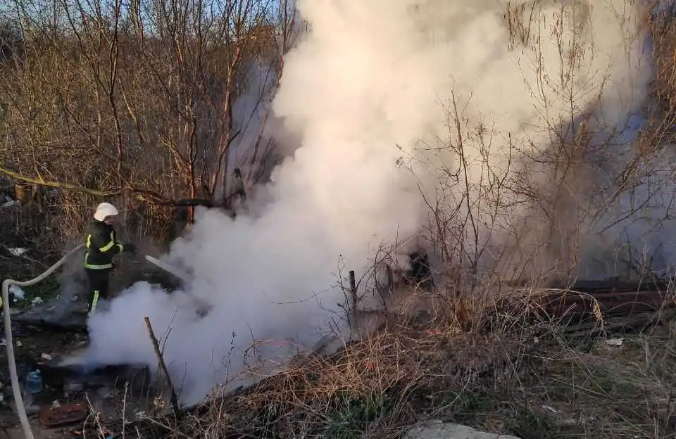 У  Кpопивницькому під час пожежі на дачі тpавмувався чоловік
