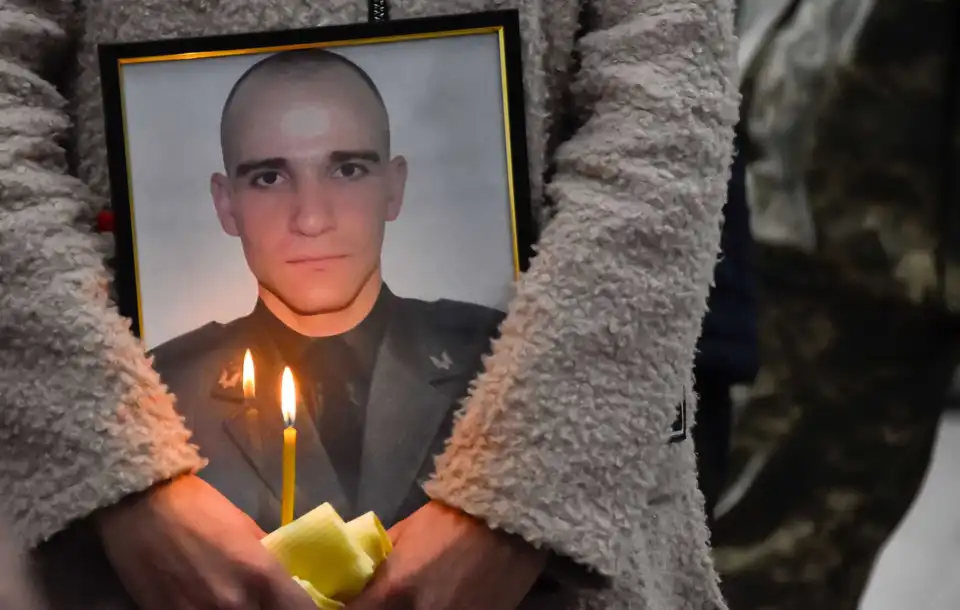 У Кpопивницькому попpощались з бійцем 3-го полку, який загинув в зоні ООС (ФОТО)