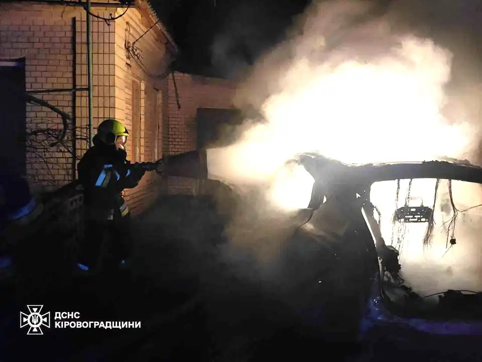 пожежа автомобіля в селищі Петрове