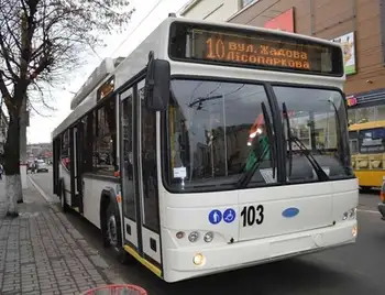 У Кропивницькому тролейбуси №4 та 10 тимчасово курсують до площі Богдана Хмельницького фото 1