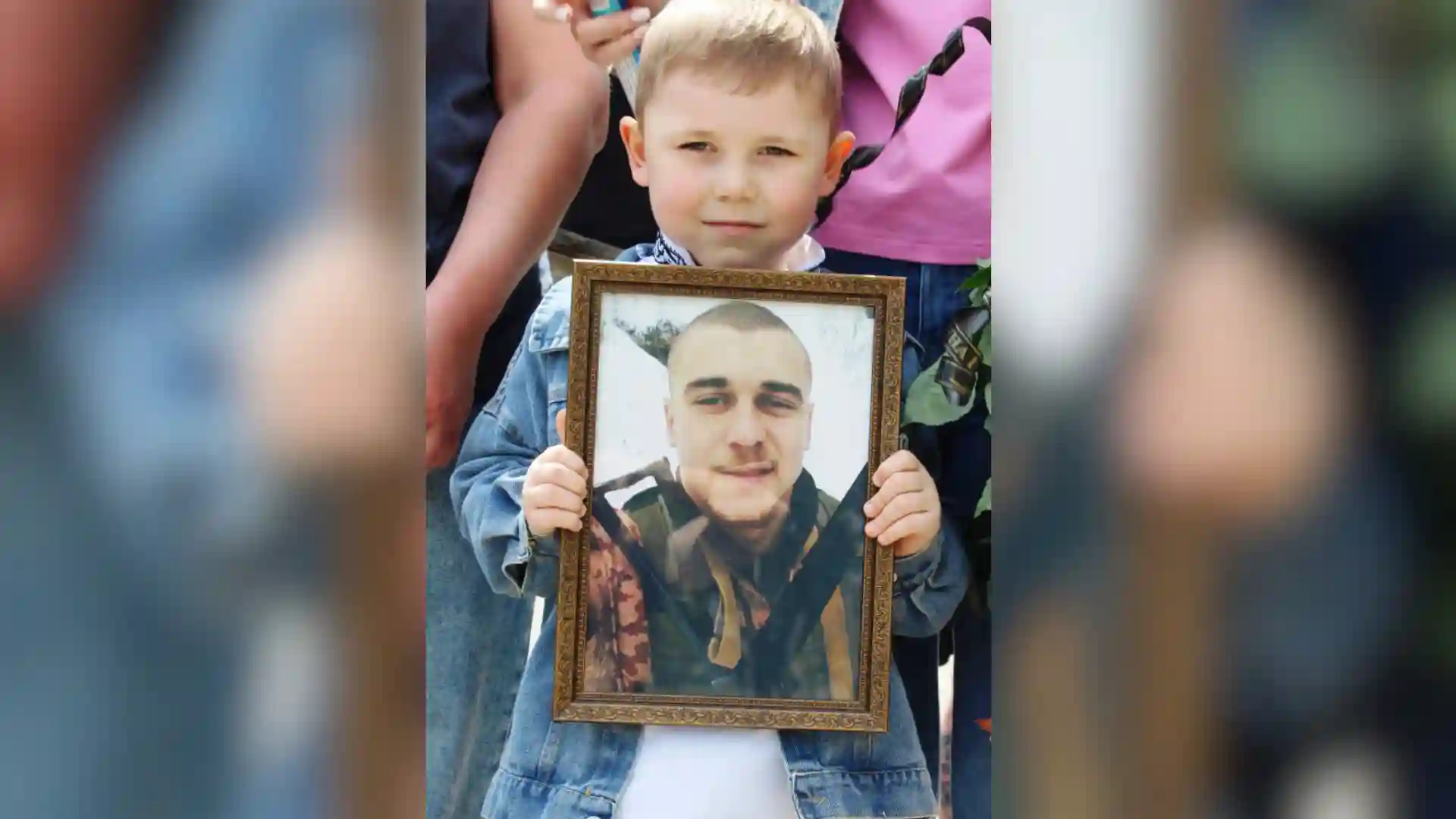 Меморіальна дошка Сергію Завірюсі