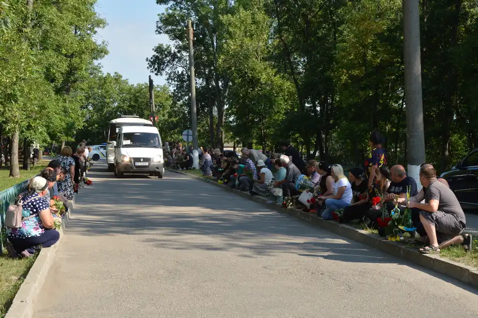 попрощалися з військовими