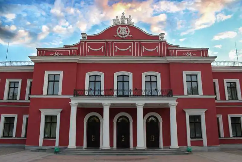 У Кропивницькому оголосили конкурс на посаду директора драматичного театру фото 1