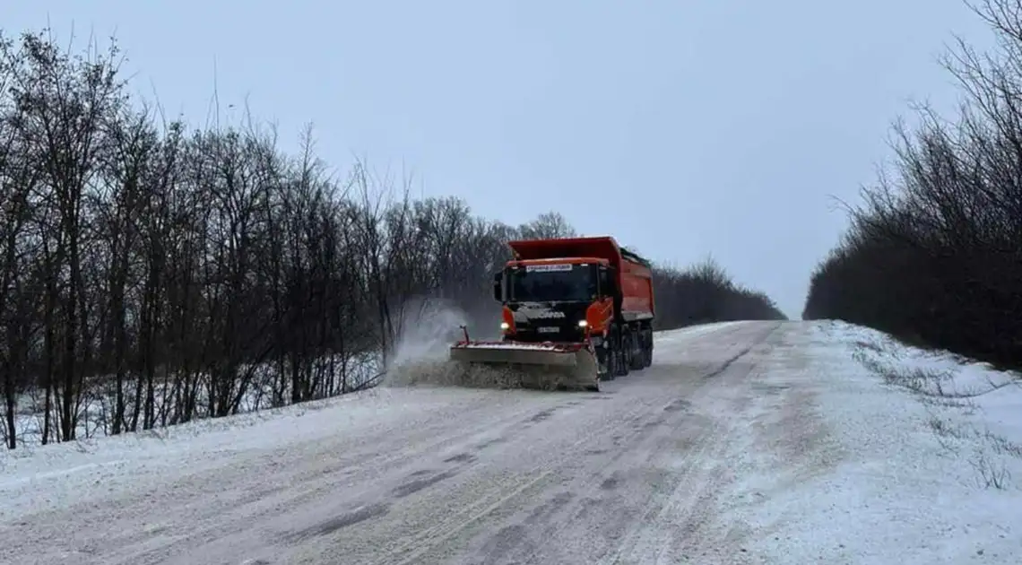 дороги від снігу чистили на Кіроовградщині