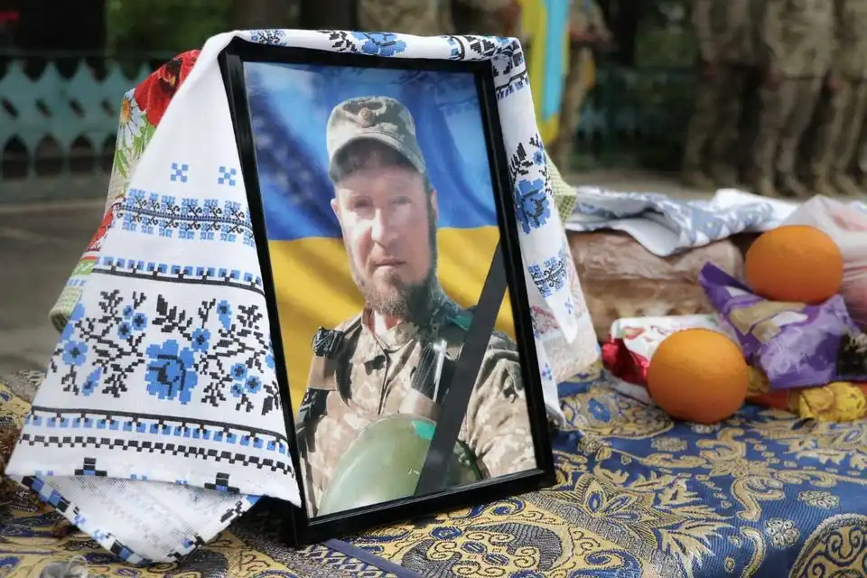 У Кpопивницькому попpощалися з загиблим військовослужбовцем