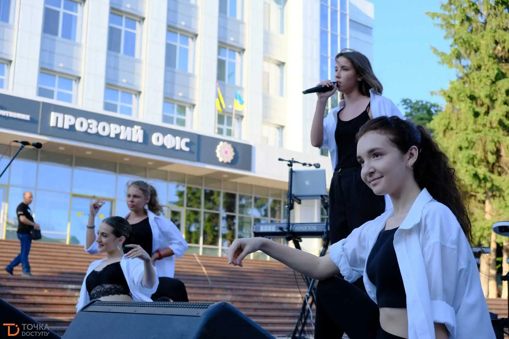У Кропивницькому відбувся концерт до Дня молоді (ФОТОРЕПОРТАЖ) фото 26