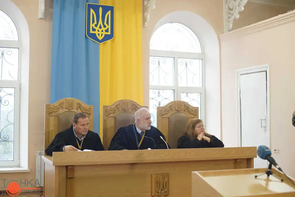 У дорадчій кімнаті: апеляційний суд Кіровоградщини обирає запобіжний захід селищному голові Нового (ФОТО) фото 1