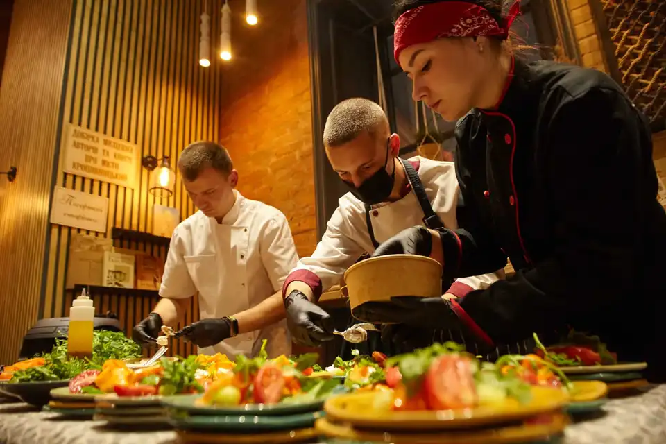 Вареники з "піском" та вертута з морозивом: у Кропивницькому відбулася унікальна вечеря (ФОТО)