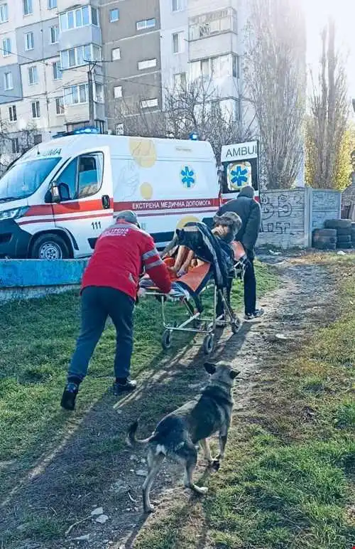 У Кpопивницькому pозшукують pодичів чоловіка, який місяць жив у купі сміття без одягу (ФОТО)