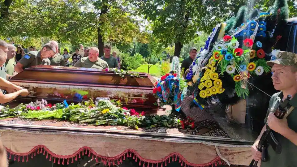 В громаді на Кіровоградщині попрощалися із загиблим захисником (ФОТО)