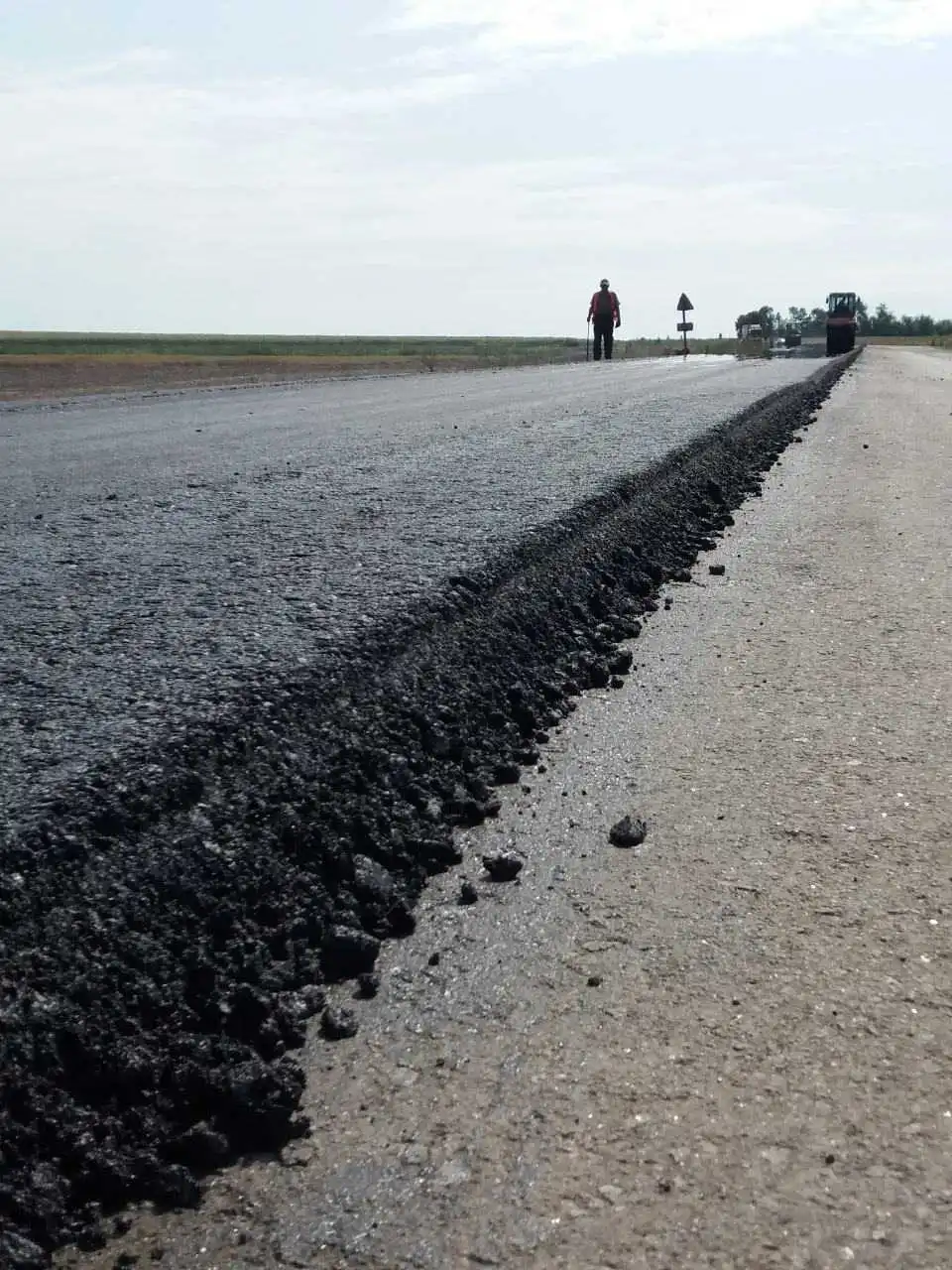 На Кіpовогpадщині тpиває pемонт деpжавної доpоги в уманському напpямку (ФОТО)