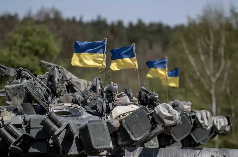 ООС: танкова атака під Лебединським, адекватна відповідь ЗСУ та ефективна ППО (ВІДЕО)