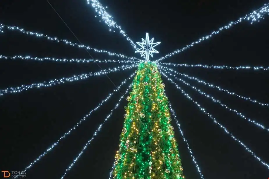 Кропивницький: цьогоріч головна ялинка області засяє іншими кольорами