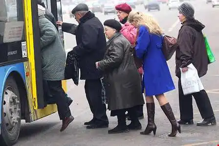 Автобуси у Кропивницькому обладнають пристроями для оголошення зупинок фото 1