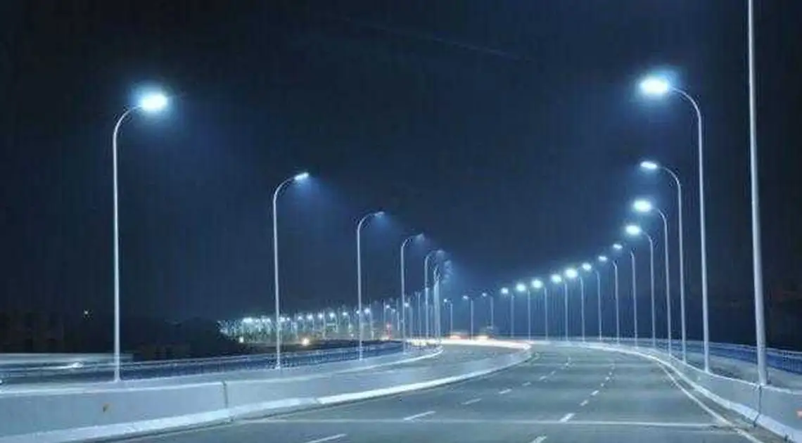У Кропивницькому повністю оновлять вуличне освітлення LED-лампами фото 1
