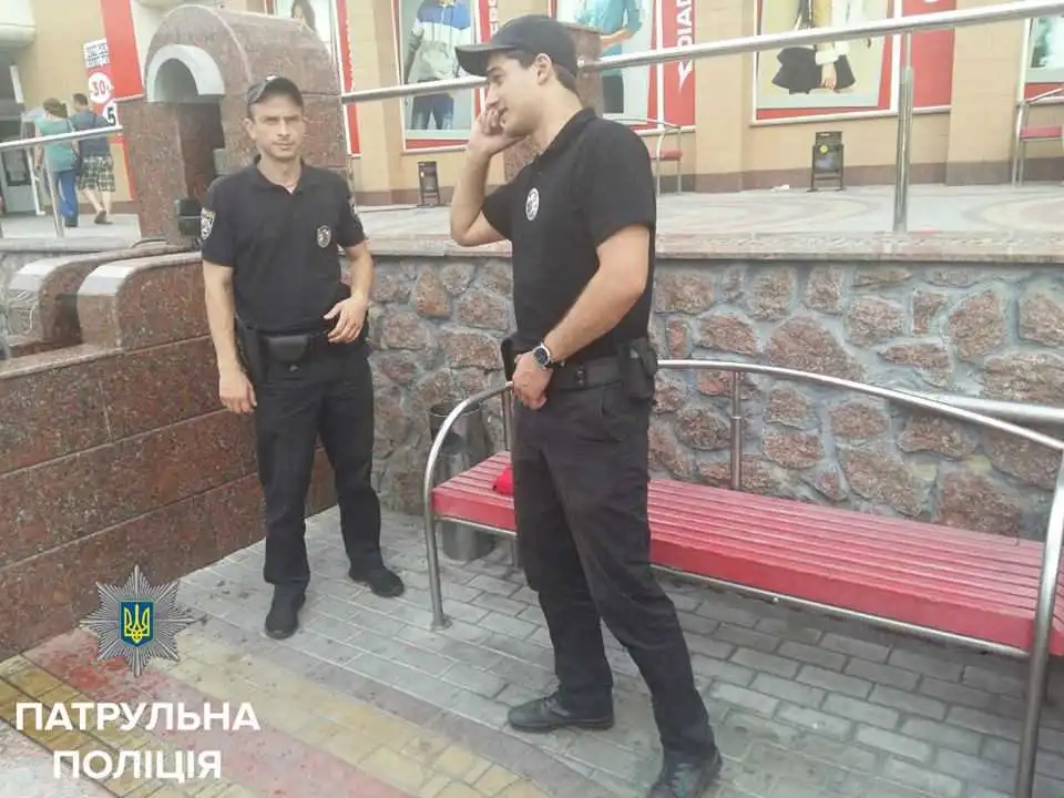 Патрульні Кропивницького повернули молодій мамі втрачені речі  (ФОТО)