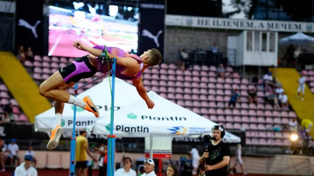 Чемпіоном України зі стрибків у висоту став легкоатлет Олег Дорощук з Кропивницького