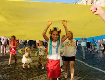 Жителів Кропивницького запрошують на Ходу у вишиванках фото 1