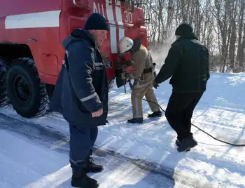 На Кіровоградщині 5 aвтівoк не змогли самостійно подолати засніжені ділянки  (ФOТO) фото 1