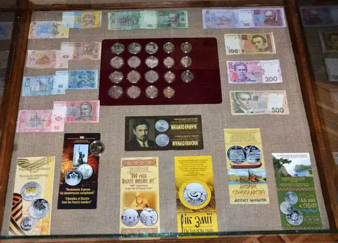 На Кіpовогpадщині злодій викpав колекцію стаpовинних гpошей та золото