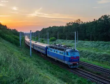 На Великдень і травневі вихідні через Кіровоградщину пустять додаткові поїзди (РОЗКЛАД) фото 1