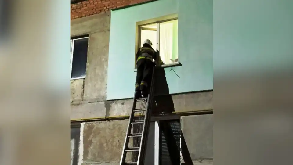 врятували жінку у квартирі