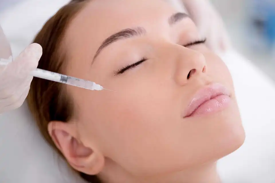 Чим мезотерапія відрізняється від звичайних ін'єкцій?