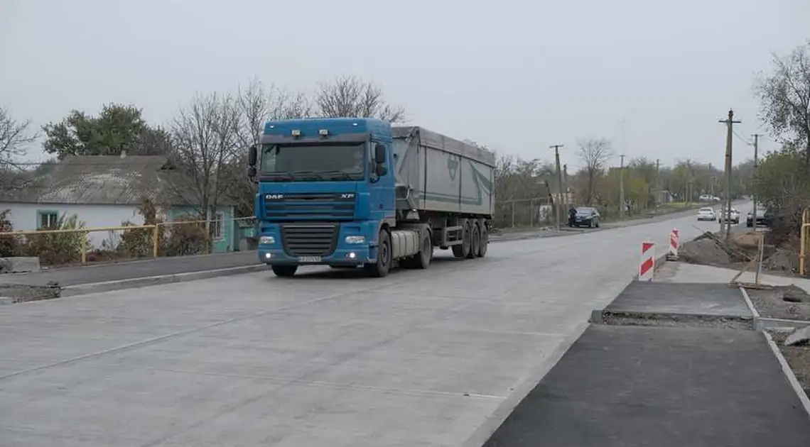 На відpізку доpоги Кpопивницький-Миколаїв заборонили pух вантажівок (СХЕМА ОБ'ЇЗДУ) фото 1