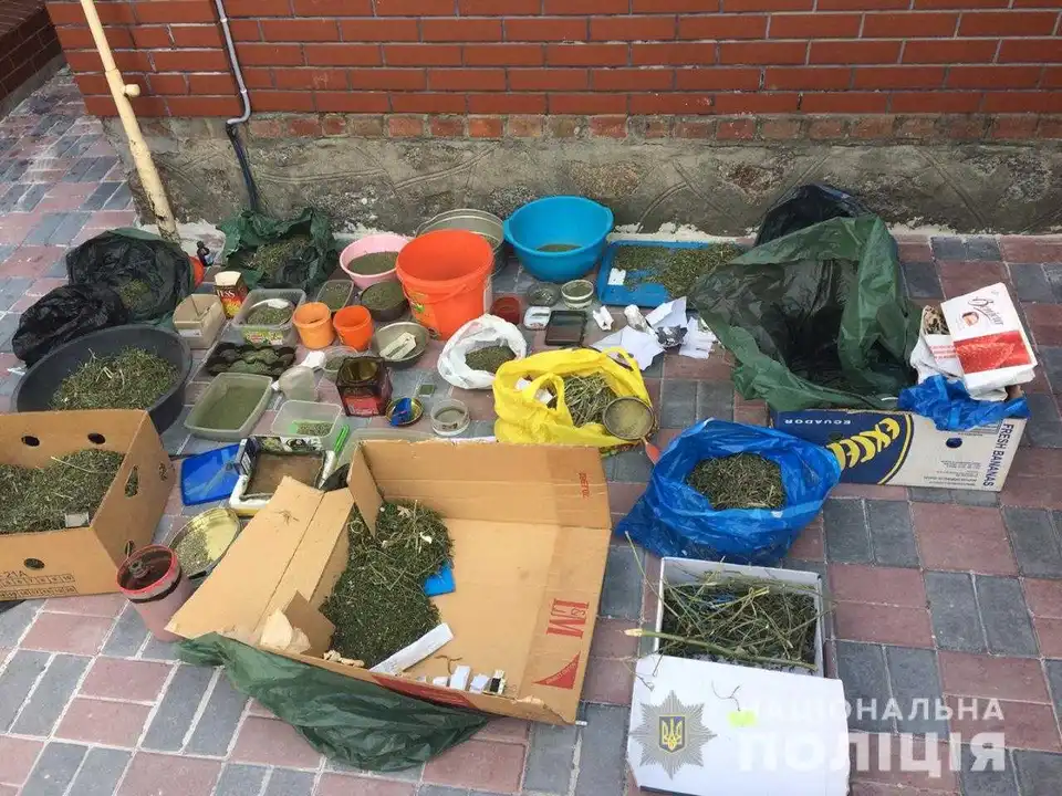 На Кіровоградщині ліквідували домашню нарколабораторію (ФОТО)