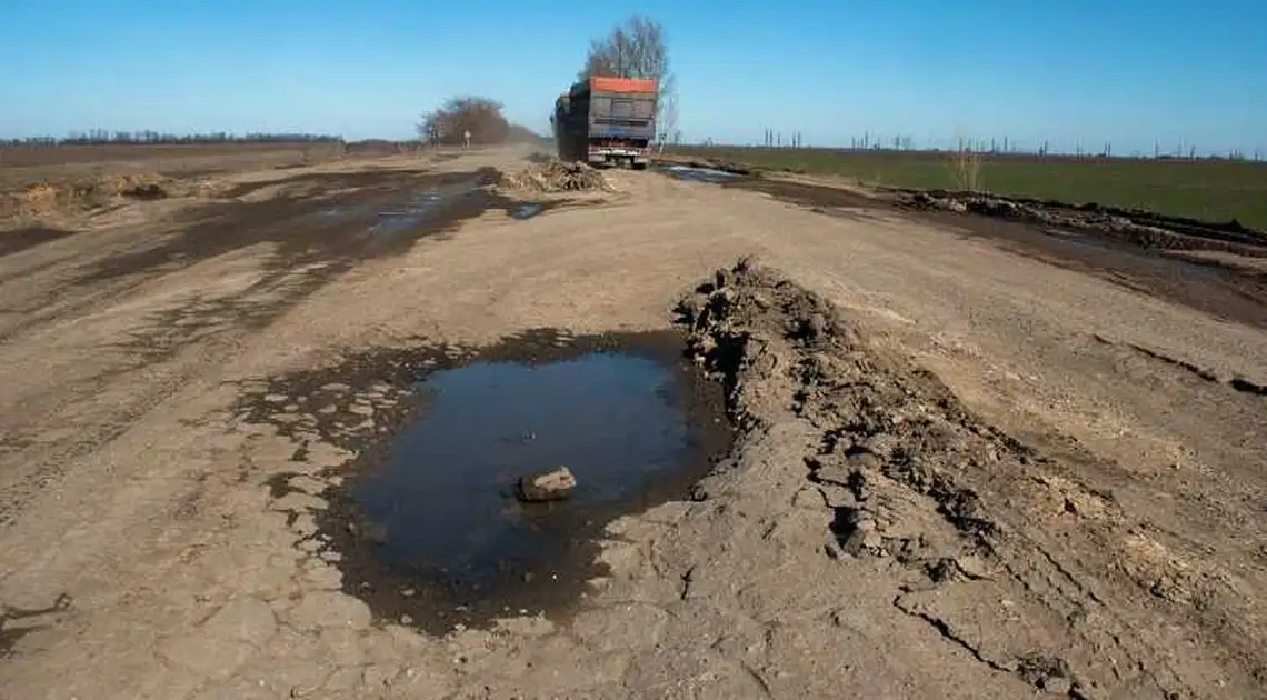 Трасу "Кропивницький-Миколаїв" заблокували  протестувальники (ВІДЕО) фото 1