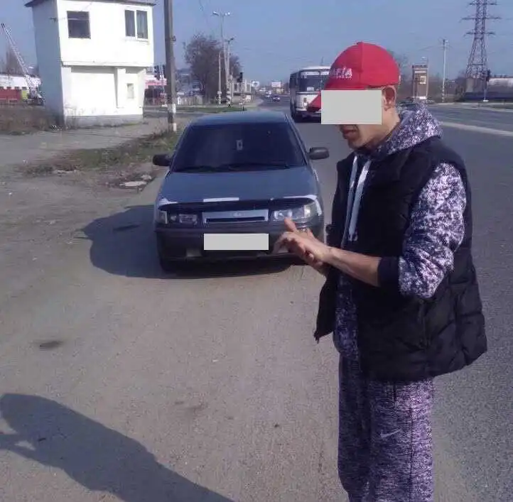 На Кіровоградщині пасажир з Одещини намагався позбутися коноплі (ФОТО)