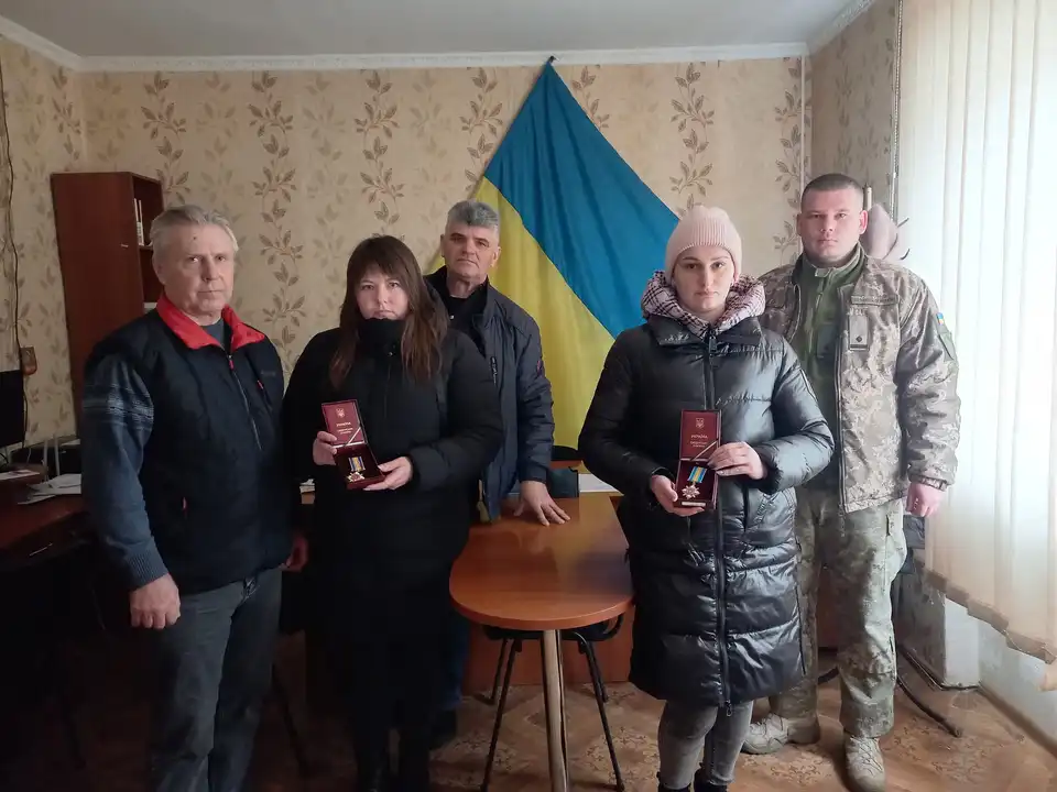ордени "За мужність" посмертно передали рідним загиблих військових з Піщанобрідської громади