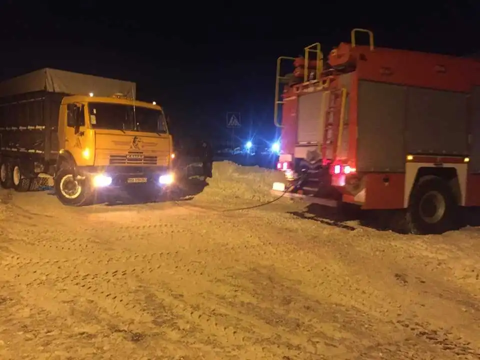 Понад півсотні разів рятувальники допомагали водіям на дорогах Кіровоградщини (ФОТО) фото 1
