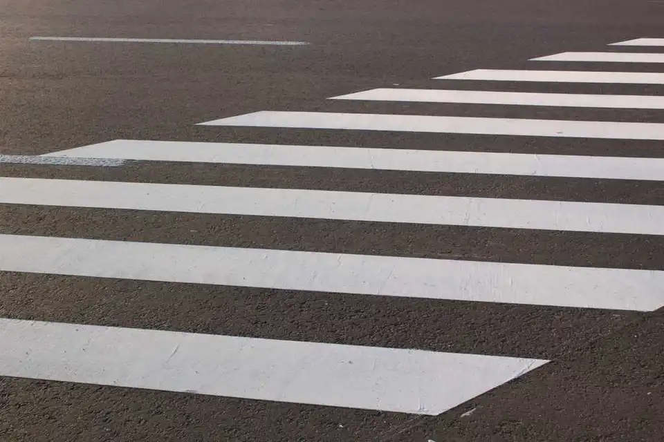 У Кропивницькому наносять дорожню розмітку фото 1