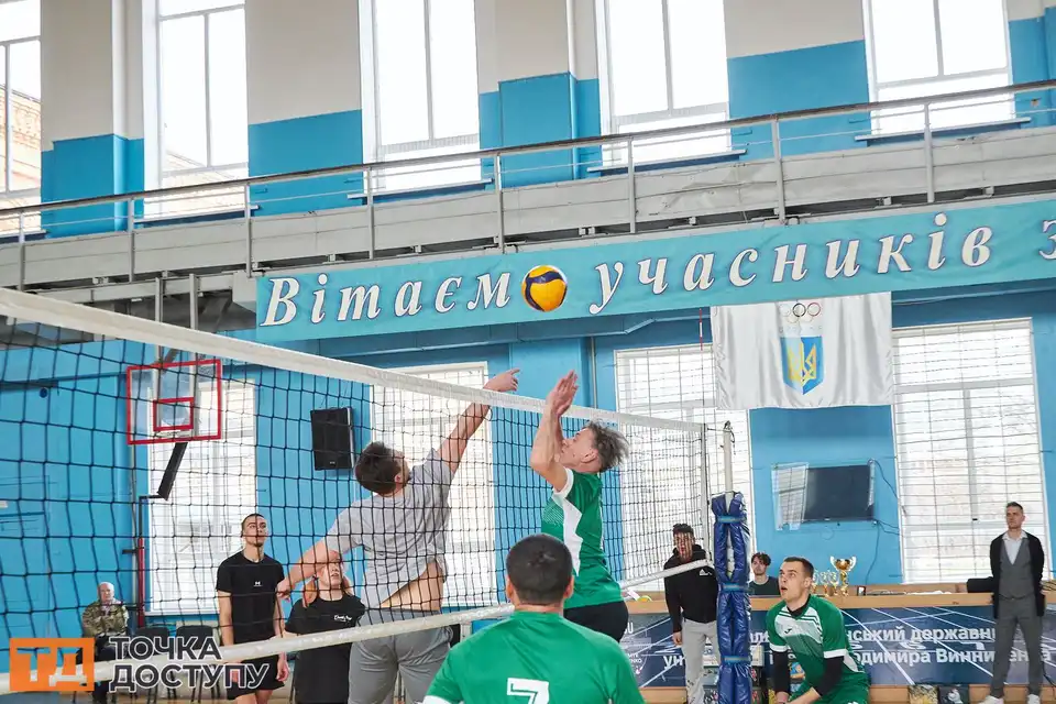 Щоб допомогти Збройним силам України, у Кропивницькому провели волейбольний турнір.