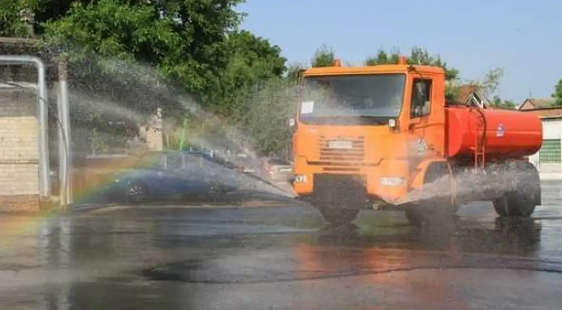 Центр Кропивницького задля мікроклімату поливатимуть водою фото 1