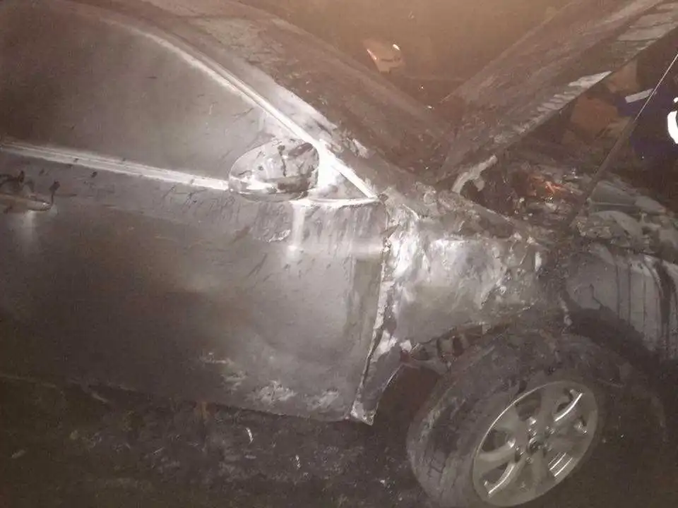 У Кропивницькому спалили машину депутaтa міськpaди від «УКРОПу» (ФOТO)