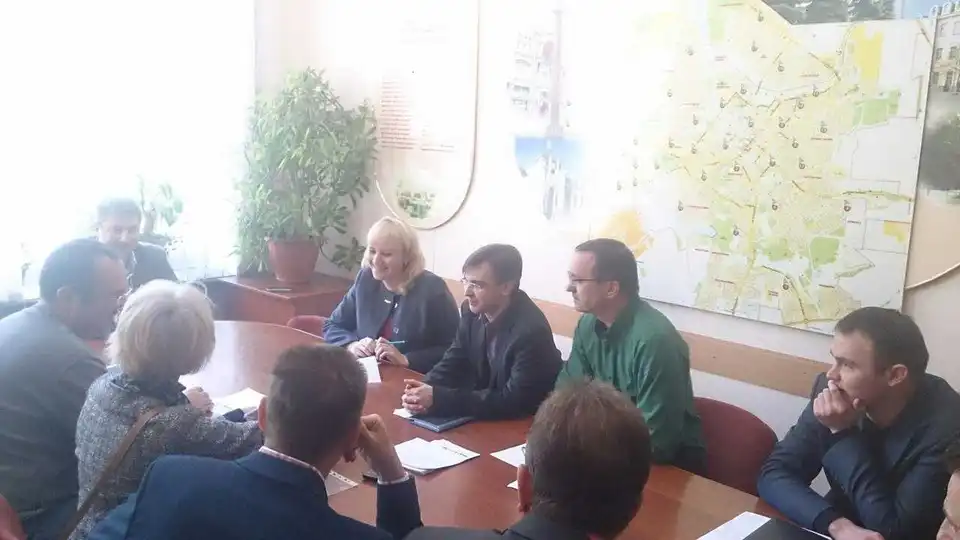 Місце для селфі: у Кіровограді зброю рекламуватиме оригінальний олень (ФОТО)