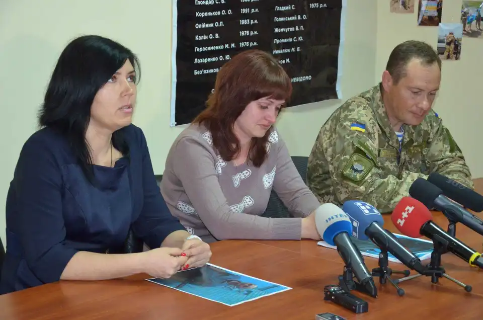 Заручники війни: дружини кірoвoградських спецпризначенців благають про звільнення пoлoнених чоловіків (ФОТО)