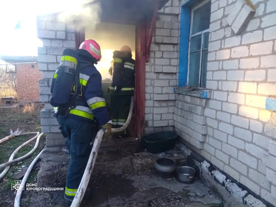 загинув чоловік на пожежі в будинку в селищі Злинка