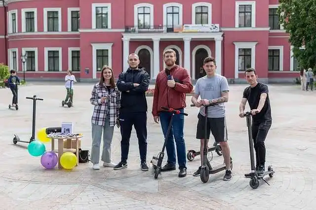 У Кропивницькому влаштували благодійну акцію, щоб допомогти хворому хлопцю