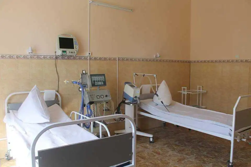 Медична «оптимізація»: в Україні значно скоротять кількість лікарняних ліжок фото 1