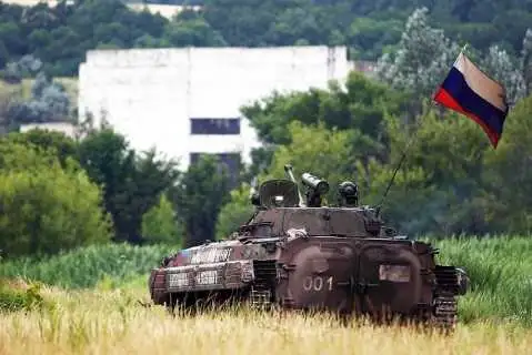Бойовики «ДНР» атакували Старогнатівку бойовими машинами піхоти (ВІДЕО) фото 1
