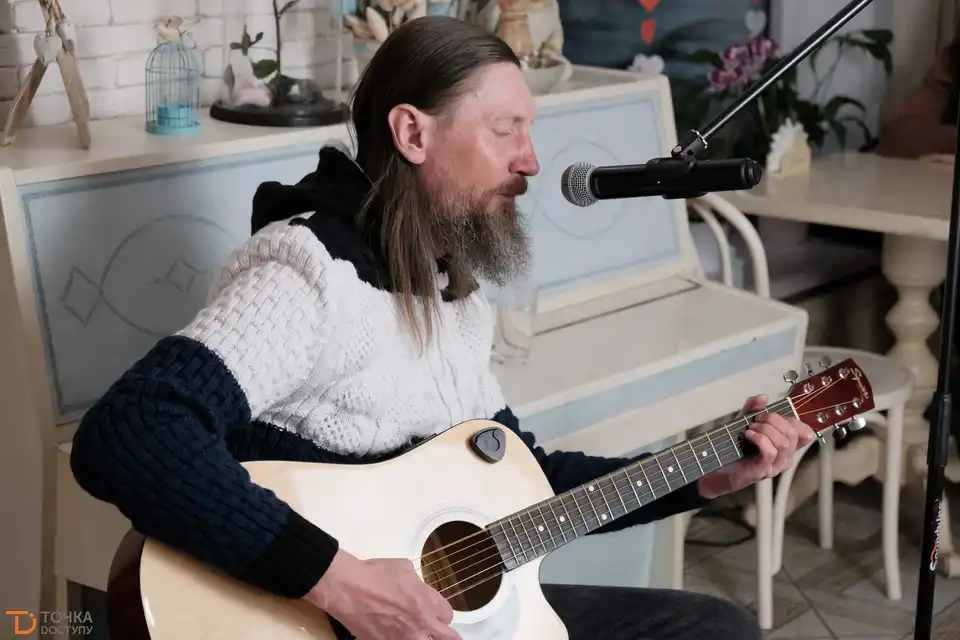 У Кропивницькому відбувся перший концерт вуличного музиканта (ФОТО)