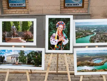 «Ти є місто»: дивовижні світлини Кропивницького презентували на Дворцовій (ФОТО) фото 1