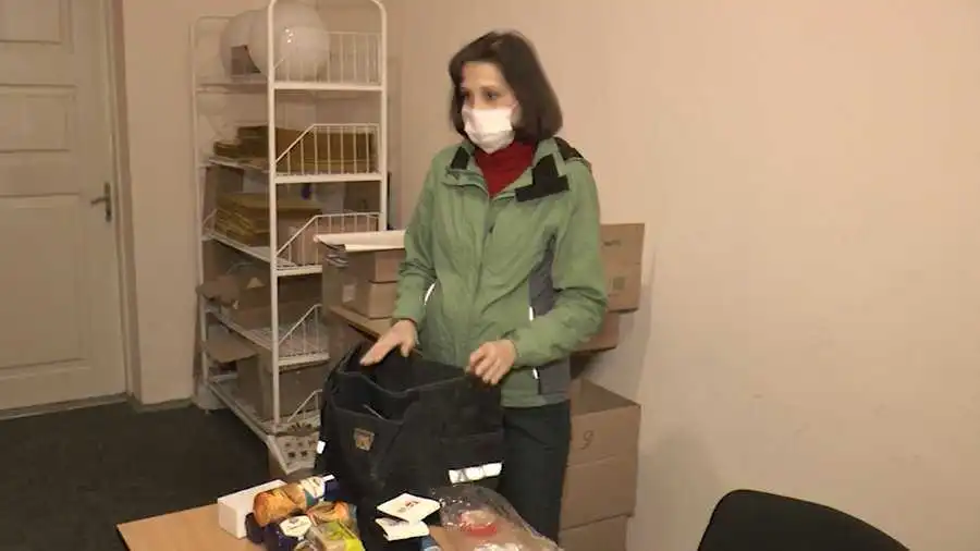 Продукти і ліки додому: в Кропивницькому листоноші пропонують нові послуги (ВІДЕО)