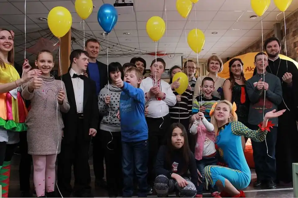 У Кропивницькому влаштували свято «Cиндрoм coнячнoї дoбрoти» (ФОТО) фото 1